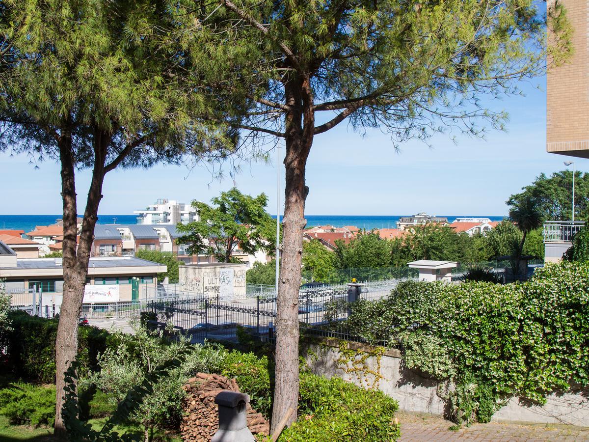 Il Sestante Hotel ชิวิตาโนวา มาร์เค ภายนอก รูปภาพ
